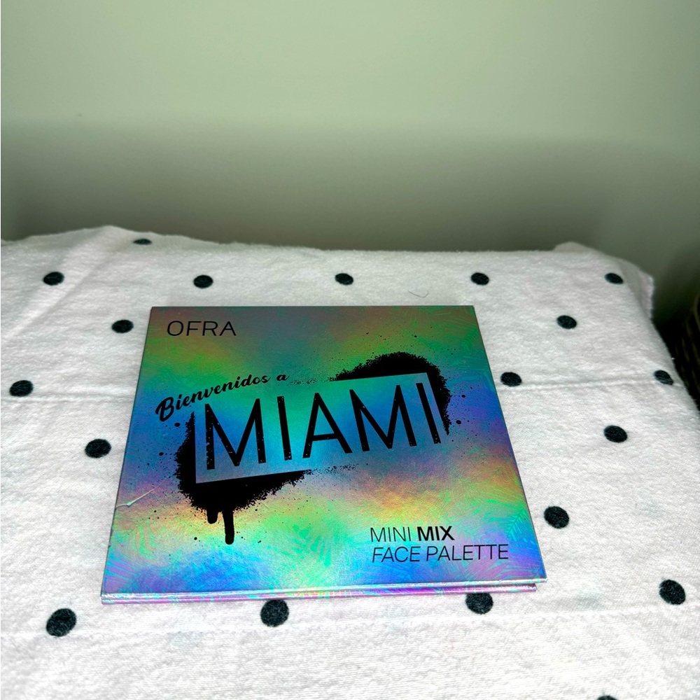 OFRA BIENVENIDOS A MIAMI Face Palette
Highlighters & Bronzers